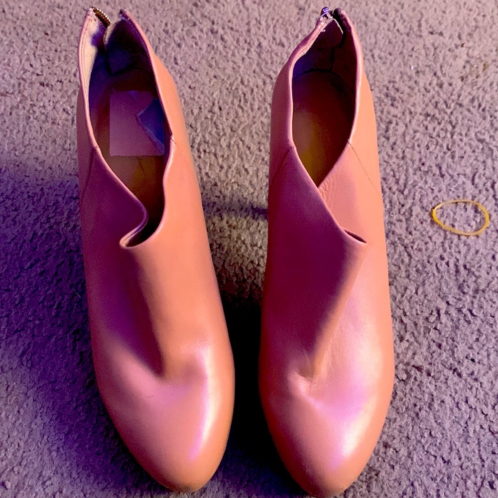 Ankle women boots.